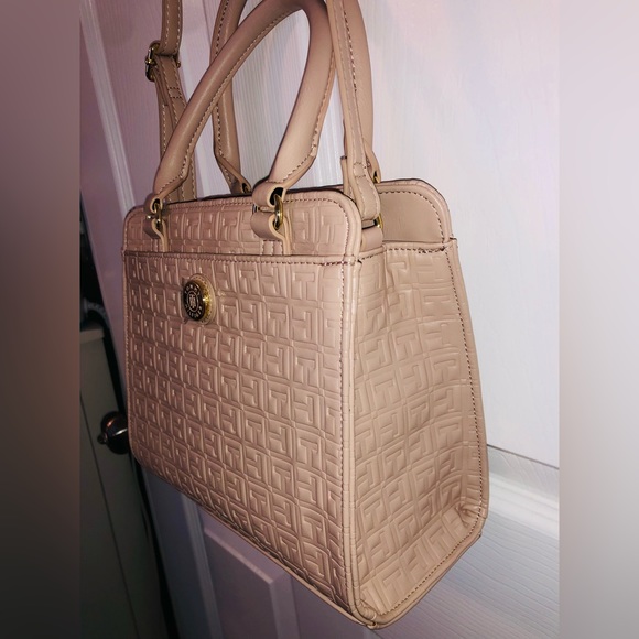 Tommy Hilfiger purse - Picture 3 of 6